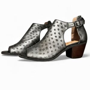 Lucky Brand Barimo Pewter Studded Leather Sandals